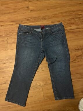 Torrid Dark Blue cropped jeans size 22